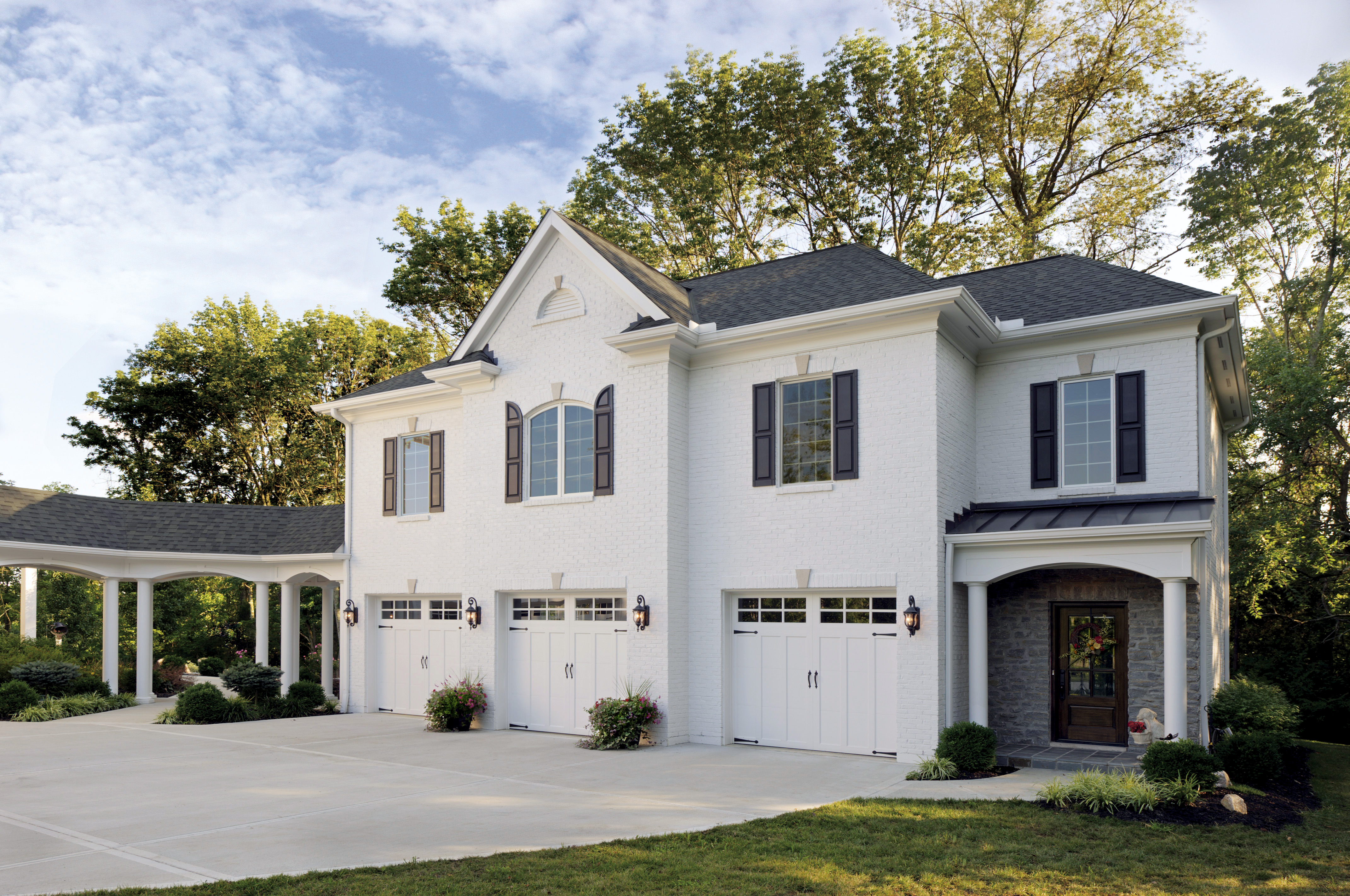 COACHMAN® collection garage doors