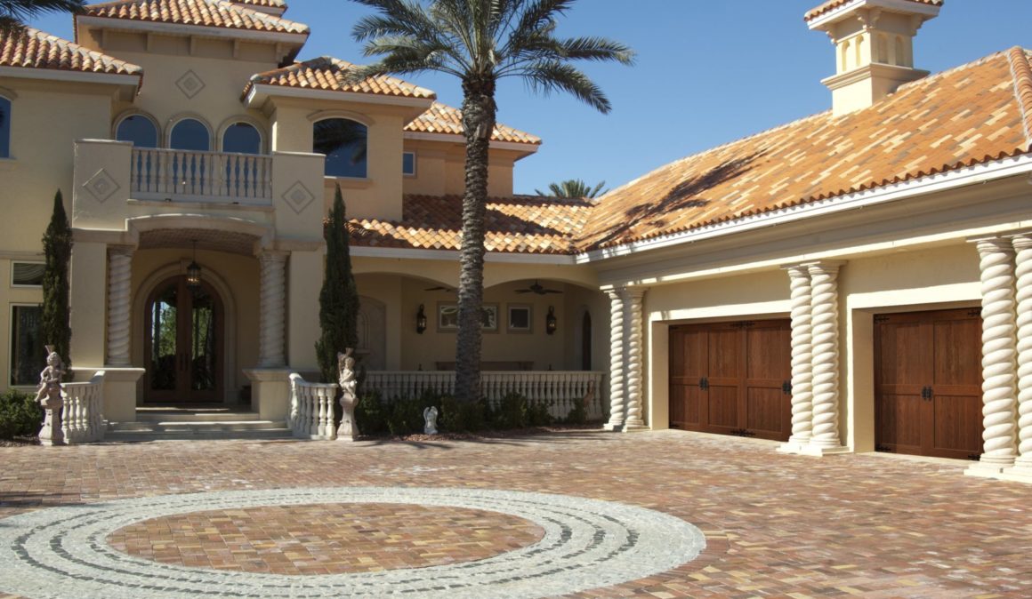 CANYON RIDGE® collection LIMITED EDITION series garage doors