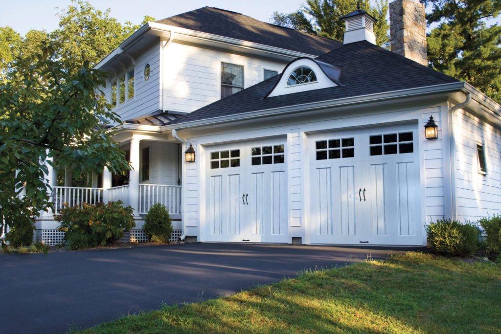 Garage door services in Lantana